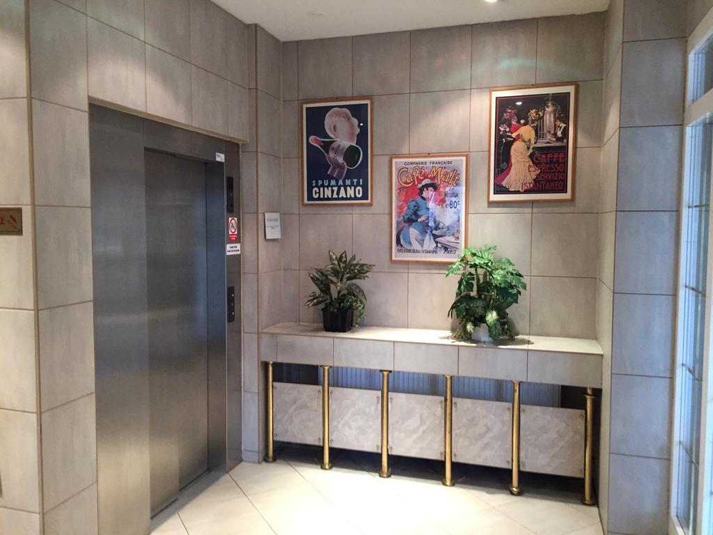 Hotel Mars Prague Luaran gambar