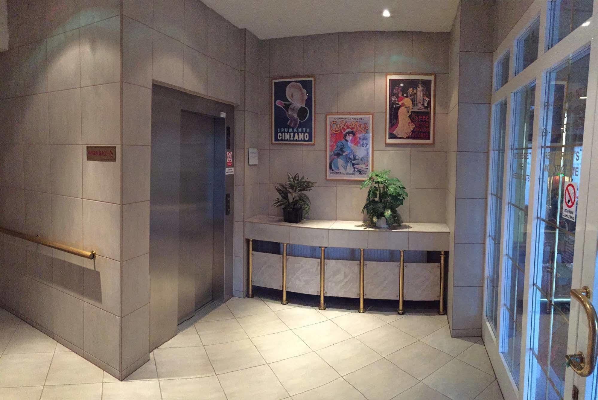 Hotel Mars Prague Luaran gambar